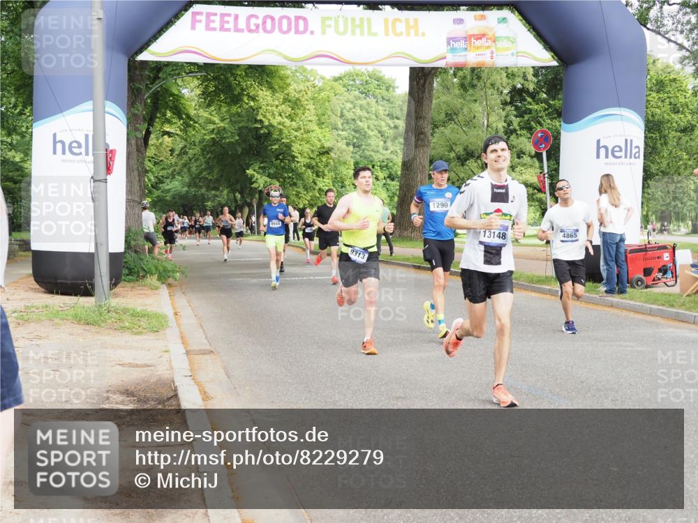 29.06.2025 - hella hamburg halbmarathon MichiJ http://msf.ph/oto/8229279 29.06.2025 10:26:15 Zwischen KM18-KM19 1290, 4865, 6047, 6123, 9313, 9944, 10190, 10451, 13148, 17125 meine-sportfotos.de