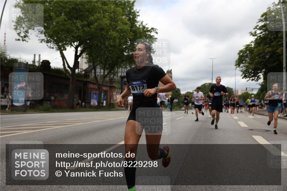 29.06.2025 - hella hamburg halbmarathon Yannick Fuchs http://msf.ph/oto/8229298 29.06.2025 10:46:40 20KM 1098, 1257, 1482, 1657, 2111, 2444, 2814, 3258, 3715, 3952, 4121, 4557, 4558, 4726, 5116, 5169, 5194, 5378, 6164, 6561, 6562, 6897, 7178, 7232, 7383, 7475, 7896, 8172, 8316, 8587, 8720, 8955, 9145, 10529, 10811, 11459, 12135, 12519, 13211, 13301, 14198, 14286, 14791, 14805, 15001, 15144, 15446, 15690, 16320, 16929, 17130, 17198, 17710, 17773, 18331 meine-sportfotos.de