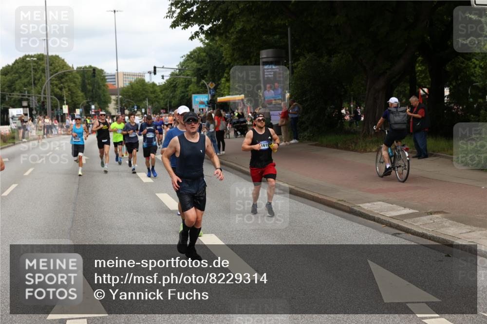 29.06.2025 - hella hamburg halbmarathon Yannick Fuchs http://msf.ph/oto/8229314 29.06.2025 10:33:47 20KM 1343, 1445, 1803, 2525, 3282, 3783, 4359, 4759, 6037, 6686, 6687, 8450, 8958, 9265, 11305, 11447, 11619, 12772, 13137, 13729, 14093, 14311, 14359, 15013, 15257, 15556, 15561, 15866, 15873, 15965, 16656, 16820, 17005, 17215, 17360, 18149, 18188, 18285, 18547, 18734 meine-sportfotos.de
