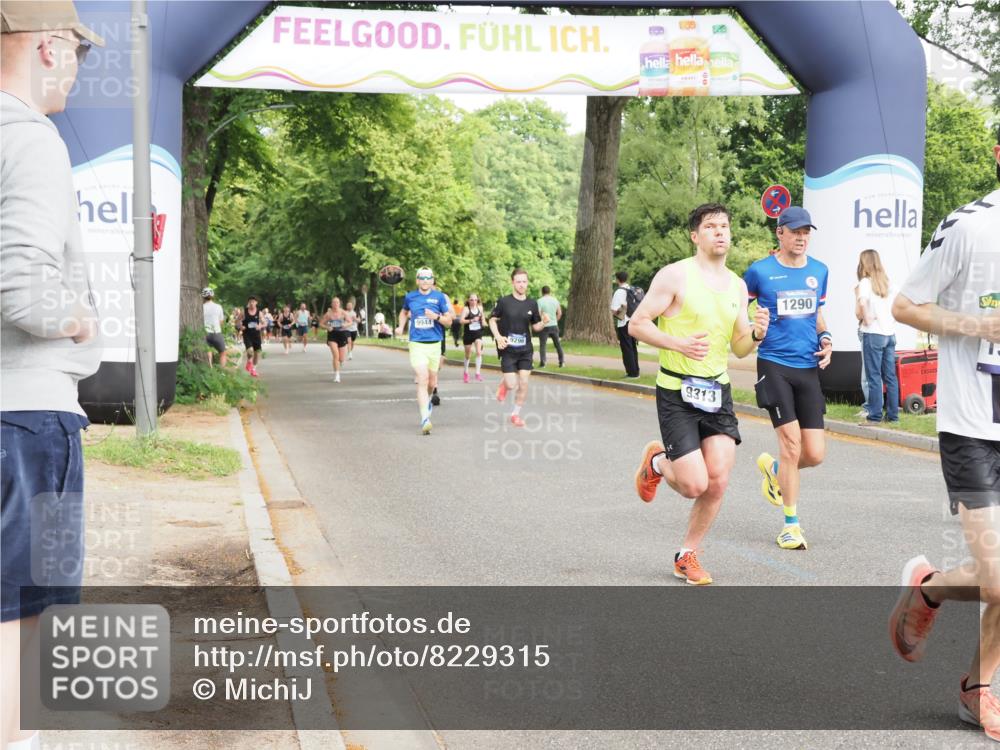 29.06.2025 - hella hamburg halbmarathon MichiJ http://msf.ph/oto/8229315 29.06.2025 10:26:15 Zwischen KM18-KM19 1290, 4865, 6047, 6123, 9313, 9944, 10190, 10451, 13148, 17125 meine-sportfotos.de