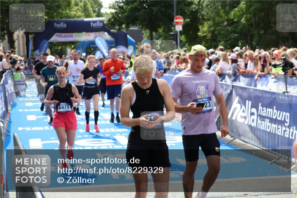 29.06.2025 - hella hamburg halbmarathon Zöllner http://msf.ph/oto/8229329 29.06.2025 11:30:42 Ziel 1395, 2838, 3358, 3430, 4289, 5147, 5406, 6243, 6478, 6999, 7644, 8717, 9927, 14610, 14611, 16558, 17312, 17344, 18158 meine-sportfotos.de