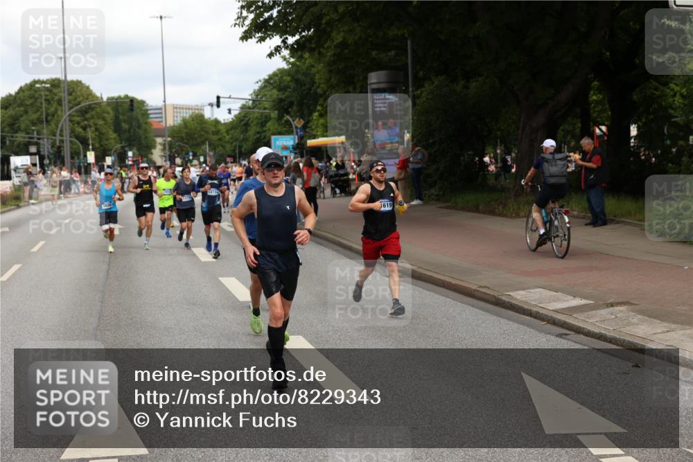 29.06.2025 - hella hamburg halbmarathon Yannick Fuchs http://msf.ph/oto/8229343 29.06.2025 10:33:48 20KM 1343, 1445, 1803, 2525, 3282, 3783, 4359, 4759, 6037, 6686, 6687, 8450, 8958, 9265, 11305, 11619, 12772, 13137, 13729, 14093, 14311, 14359, 15013, 15257, 15556, 15561, 15866, 15873, 15965, 16656, 16820, 17005, 17215, 17360, 18149, 18188, 18285, 18547, 18734 meine-sportfotos.de