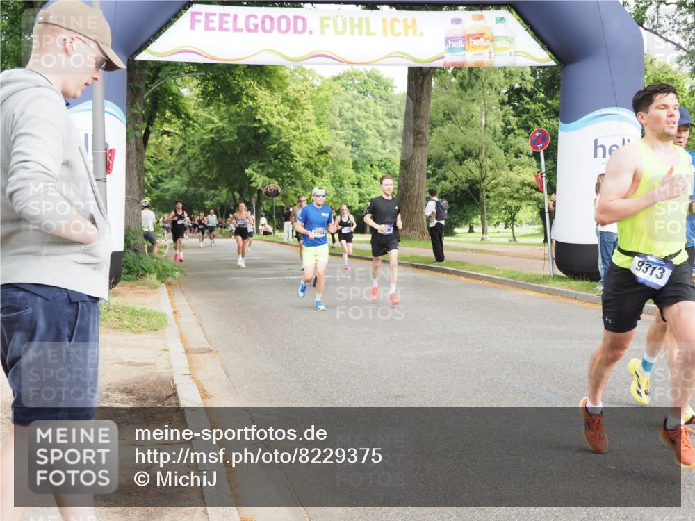 29.06.2025 - hella hamburg halbmarathon MichiJ http://msf.ph/oto/8229375 29.06.2025 10:26:16 Zwischen KM18-KM19 1290, 4865, 6047, 6123, 9296, 9313, 9944, 10190, 10451, 13148, 17125 meine-sportfotos.de