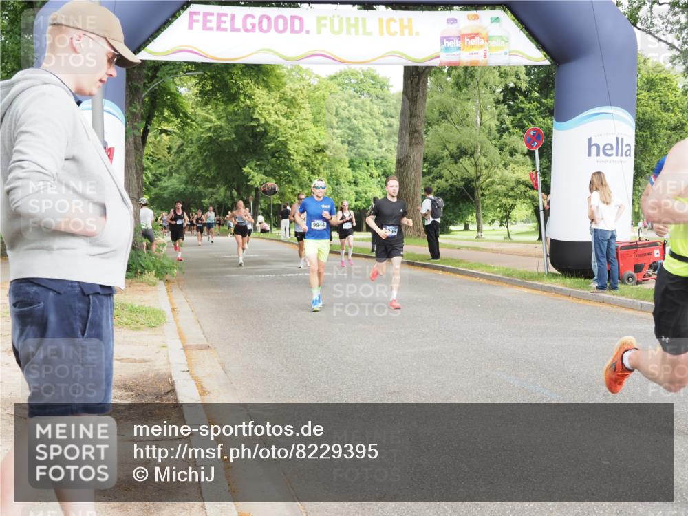 29.06.2025 - hella hamburg halbmarathon MichiJ http://msf.ph/oto/8229395 29.06.2025 10:26:16 Zwischen KM18-KM19 1290, 4865, 6047, 6123, 9296, 9313, 9944, 10190, 10451, 13148, 17125 meine-sportfotos.de