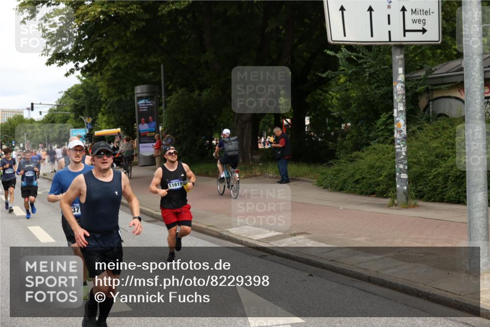 29.06.2025 - hella hamburg halbmarathon Yannick Fuchs http://msf.ph/oto/8229398 29.06.2025 10:33:48 20KM 1343, 1445, 1803, 2525, 3282, 3783, 4359, 4759, 6037, 6686, 6687, 8450, 8958, 9265, 11305, 11619, 12772, 13137, 13729, 14093, 14311, 14359, 15013, 15257, 15556, 15561, 15866, 15873, 15965, 16656, 16820, 17005, 17215, 17360, 18149, 18188, 18285, 18547, 18734 meine-sportfotos.de