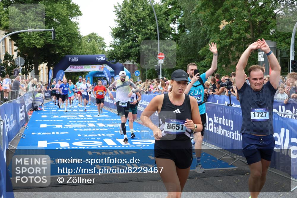 29.06.2025 - hella hamburg halbmarathon Zöllner http://msf.ph/oto/8229467 29.06.2025 10:53:31 Ziel 1061, 1499, 1727, 2070, 5866, 6198, 6629, 6942, 8651, 11068, 12909, 13912, 13997, 15497, 17710, 18450 meine-sportfotos.de