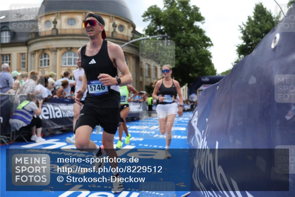 29.06.2025 - hella hamburg halbmarathon Strokosch-Dieckow http://msf.ph/oto/8229512 29.06.2025 10:32:30 Ziel 1707, 5070, 5746, 7845, 8883, 11745, 11877, 13199, 14293, 14908, 16619, 16957, 18135, 18562, 18563 meine-sportfotos.de