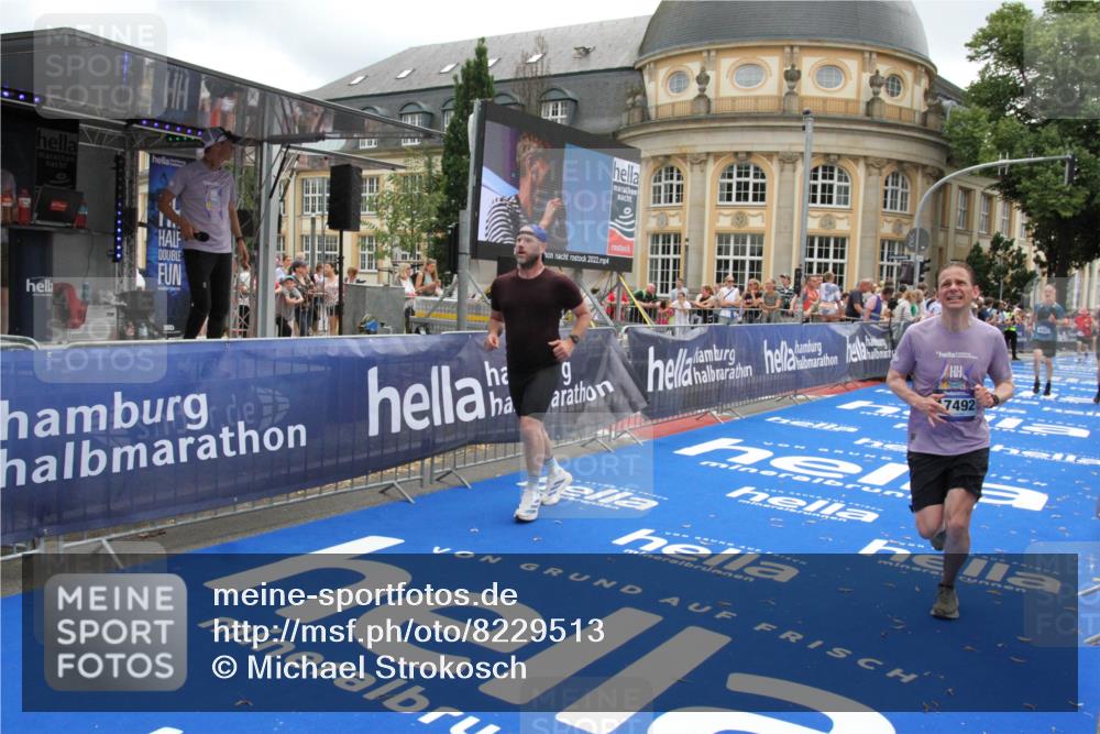 29.06.2025 - hella hamburg halbmarathon Michael Strokosch http://msf.ph/oto/8229513 29.06.2025 10:46:56 Ziel 1139, 4091, 13940, 14385, 17172, 17492, 17669, 17892, 19105 meine-sportfotos.de