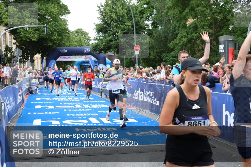 29.06.2025 - hella hamburg halbmarathon Zöllner http://msf.ph/oto/8229525 29.06.2025 10:53:32 Ziel 1061, 1098, 1499, 2070, 5866, 6198, 6629, 6942, 11068, 12909, 13912, 13997, 15113, 15497, 17710, 18450, 18612 meine-sportfotos.de