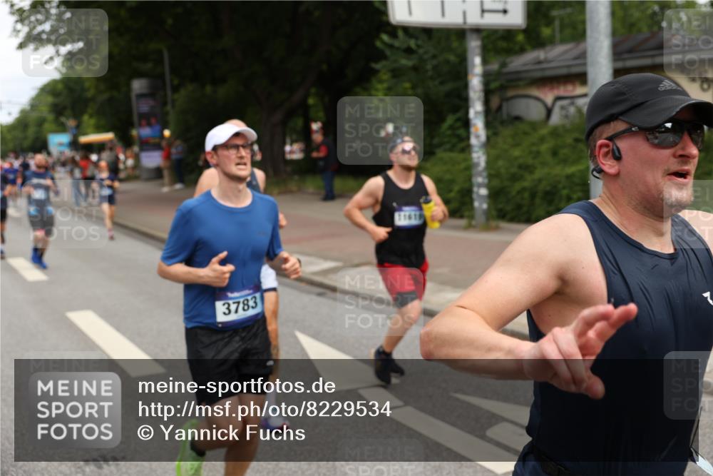 29.06.2025 - hella hamburg halbmarathon Yannick Fuchs http://msf.ph/oto/8229534 29.06.2025 10:33:49 20KM 1343, 1445, 1803, 2525, 2546, 3282, 3783, 4359, 4759, 6037, 6686, 6687, 8450, 8925, 8958, 9265, 11305, 11619, 12772, 13137, 13729, 14093, 14311, 14359, 15013, 15257, 15556, 15561, 15866, 15873, 15965, 16656, 16820, 17005, 17215, 17360, 18149, 18285, 18547, 18734 meine-sportfotos.de