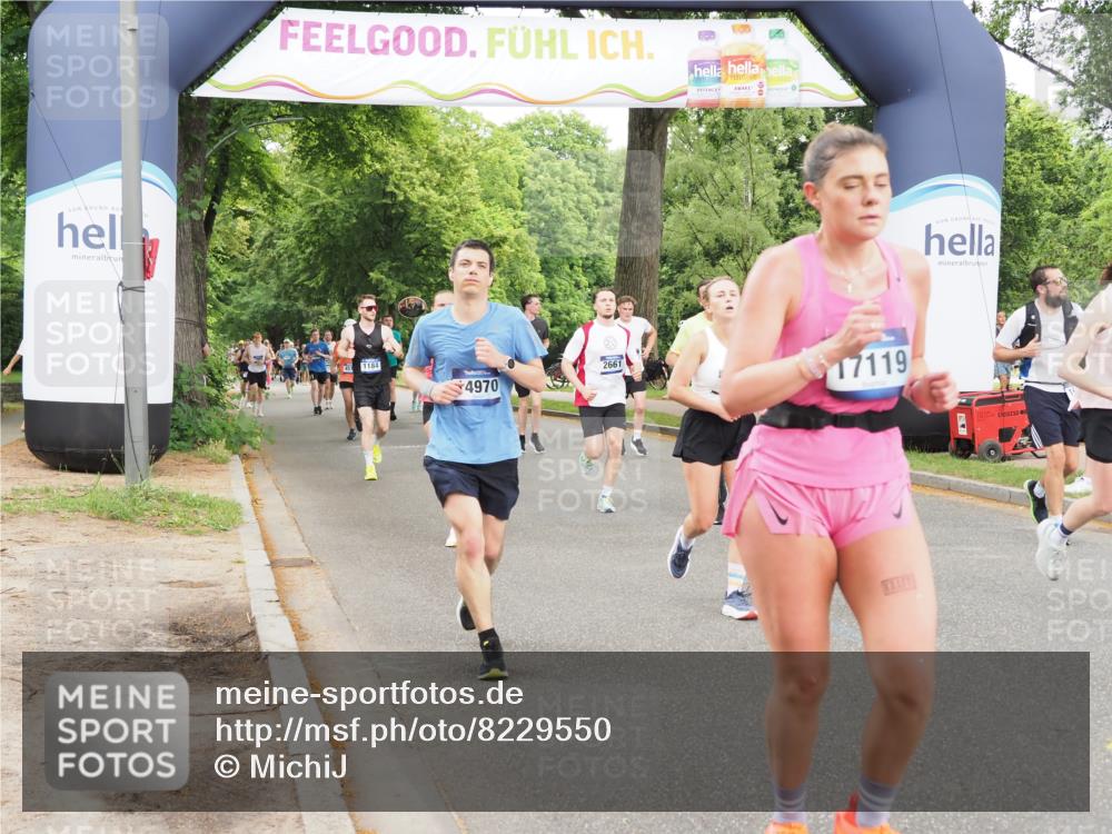 29.06.2025 - hella hamburg halbmarathon MichiJ http://msf.ph/oto/8229550 29.06.2025 10:49:27 Zwischen KM18-KM19 1147, 2661, 3625, 5058, 5379, 6142, 12978, 13874, 14970, 16426, 17096, 17119, 17890 meine-sportfotos.de