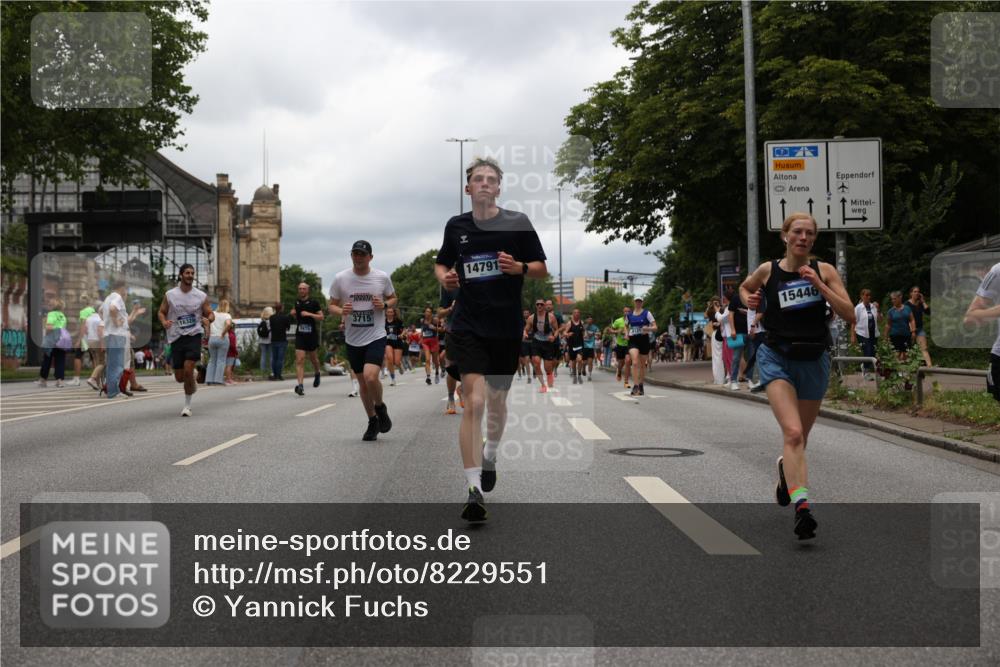 29.06.2025 - hella hamburg halbmarathon Yannick Fuchs http://msf.ph/oto/8229551 29.06.2025 10:46:41 20KM 1098, 1257, 1482, 1657, 2111, 2444, 2814, 3258, 3399, 3715, 3952, 4121, 4557, 4558, 4726, 5116, 5169, 5194, 5378, 6164, 6561, 6562, 6897, 7178, 7232, 7383, 7475, 7896, 8172, 8316, 8587, 8720, 8955, 10529, 10811, 11459, 12135, 12482, 12519, 13211, 13301, 14198, 14286, 14791, 14805, 15144, 15446, 15690, 16320, 16929, 17130, 17198, 17710, 17773, 18331 meine-sportfotos.de