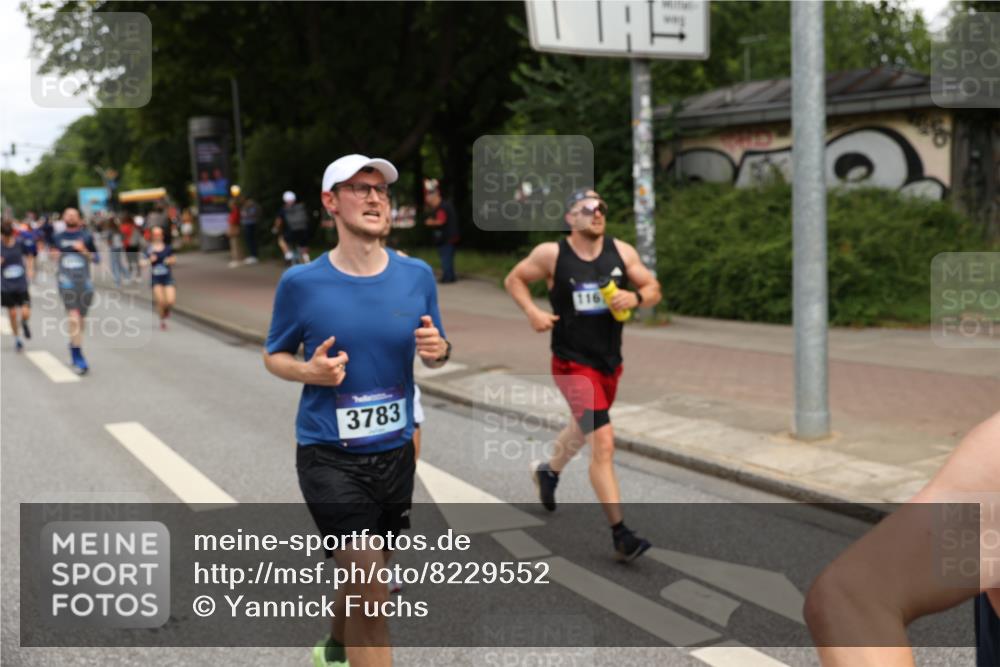 29.06.2025 - hella hamburg halbmarathon Yannick Fuchs http://msf.ph/oto/8229552 29.06.2025 10:33:49 20KM 1343, 1445, 1803, 2525, 2546, 3282, 3783, 4359, 4759, 6037, 6686, 6687, 8450, 8925, 8958, 9265, 11305, 11619, 12772, 13137, 13729, 14093, 14311, 14359, 15013, 15257, 15556, 15561, 15866, 15873, 15965, 16656, 16820, 17005, 17215, 17360, 18149, 18285, 18547, 18734 meine-sportfotos.de