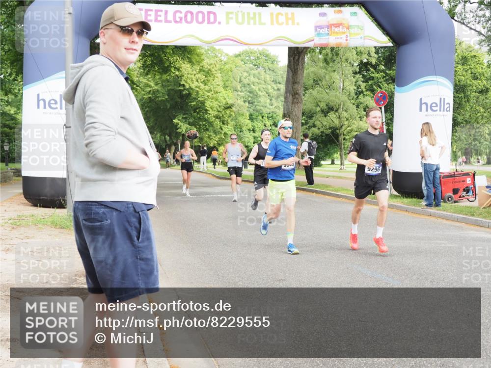 29.06.2025 - hella hamburg halbmarathon MichiJ http://msf.ph/oto/8229555 29.06.2025 10:26:17 Zwischen KM18-KM19 1290, 4865, 6123, 9296, 9313, 9944, 10190, 10451, 13148, 15410, 17125 meine-sportfotos.de