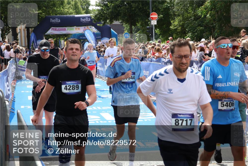 29.06.2025 - hella hamburg halbmarathon Zöllner http://msf.ph/oto/8229572 29.06.2025 11:30:48 Ziel 1395, 3430, 5147, 6999, 9694, 9701, 10924, 14338, 14610, 14611, 16558, 17344, 18766 meine-sportfotos.de