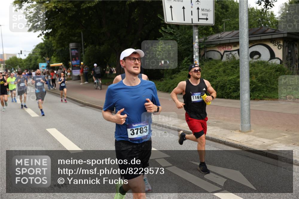 29.06.2025 - hella hamburg halbmarathon Yannick Fuchs http://msf.ph/oto/8229573 29.06.2025 10:33:49 20KM 1343, 1445, 1803, 2525, 2546, 3282, 3783, 4359, 4759, 6037, 6686, 6687, 8450, 8925, 8958, 9265, 11305, 11619, 12772, 13137, 13729, 14093, 14311, 14359, 15013, 15257, 15556, 15561, 15866, 15873, 15965, 16656, 16820, 17005, 17215, 17360, 18149, 18285, 18547, 18734 meine-sportfotos.de