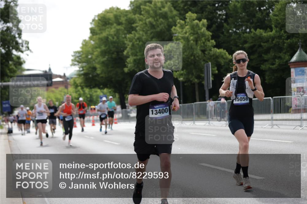 29.06.2025 - hella hamburg halbmarathon Jannik Wohlers http://msf.ph/oto/8229593 29.06.2025 10:28:00 Lombardsbrücke 3445, 5604, 5718, 5939, 6418, 7667, 7980, 8327, 9653, 9654, 9855, 10434, 13045, 13296, 13400, 14017, 18256, 18293, 18604, 19180 meine-sportfotos.de