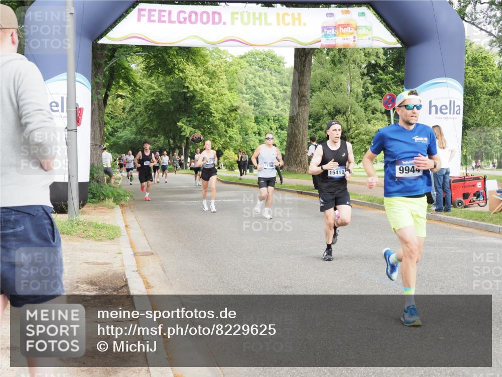 29.06.2025 - hella hamburg halbmarathon MichiJ http://msf.ph/oto/8229625 29.06.2025 10:26:18 Zwischen KM18-KM19 1290, 4865, 9296, 9313, 9944, 10190, 13148, 15410, 17125 meine-sportfotos.de