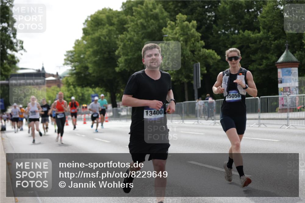 29.06.2025 - hella hamburg halbmarathon Jannik Wohlers http://msf.ph/oto/8229649 29.06.2025 10:28:00 Lombardsbrücke 3445, 5604, 5718, 5939, 6418, 7667, 7980, 8327, 9653, 9654, 9855, 10434, 13045, 13296, 13400, 14017, 18256, 18293, 18604, 19180 meine-sportfotos.de