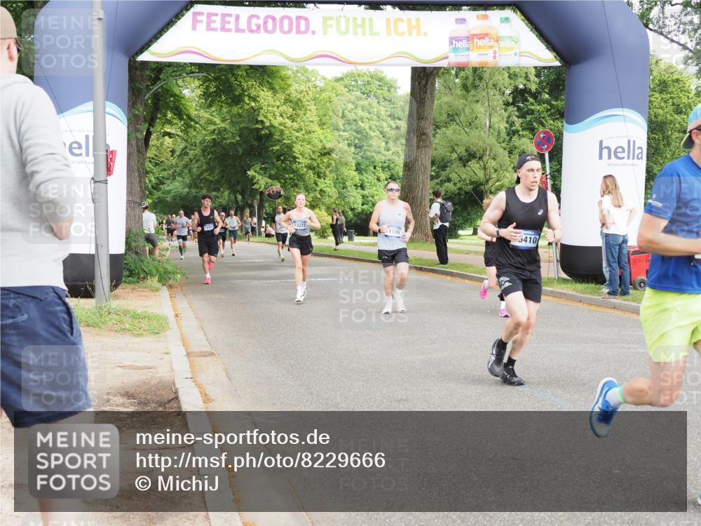 29.06.2025 - hella hamburg halbmarathon MichiJ http://msf.ph/oto/8229666 29.06.2025 10:26:19 Zwischen KM18-KM19 1290, 4865, 9296, 9313, 9944, 10190, 11106, 13148, 13372, 14691, 15410 meine-sportfotos.de