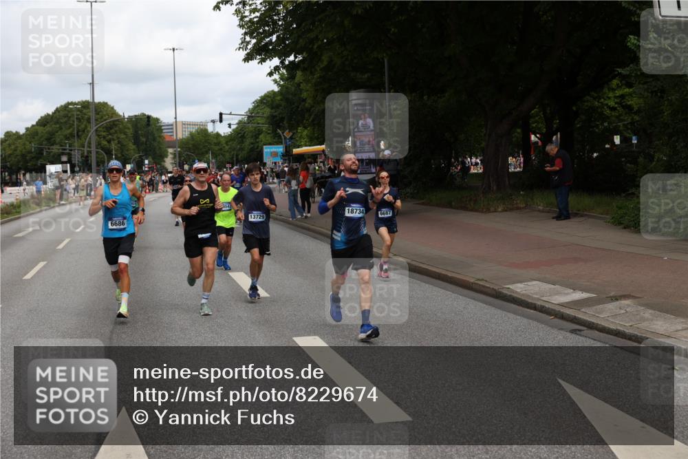 29.06.2025 - hella hamburg halbmarathon Yannick Fuchs http://msf.ph/oto/8229674 29.06.2025 10:33:50 20KM 1343, 1445, 1803, 2525, 2546, 3282, 3783, 4359, 4759, 6037, 6686, 6687, 8450, 8925, 8958, 9265, 11305, 11619, 12772, 13137, 13479, 13729, 14093, 14311, 14359, 15013, 15094, 15257, 15556, 15866, 15873, 15965, 16656, 16820, 17005, 17215, 17360, 18149, 18285, 18547, 18734 meine-sportfotos.de