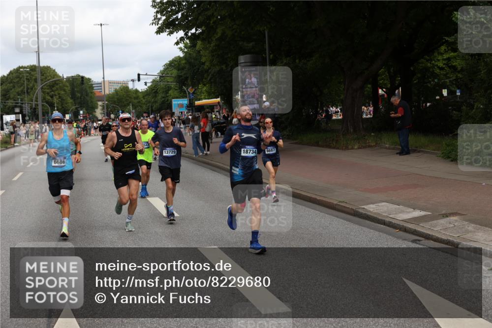 29.06.2025 - hella hamburg halbmarathon Yannick Fuchs http://msf.ph/oto/8229680 29.06.2025 10:33:50 20KM 1343, 1445, 1803, 2525, 2546, 3282, 3783, 4359, 4759, 6037, 6686, 6687, 8450, 8925, 8958, 9265, 11305, 11619, 12772, 13137, 13479, 13729, 14093, 14311, 14359, 15013, 15094, 15257, 15556, 15866, 15873, 15965, 16656, 16820, 17005, 17215, 17360, 18149, 18285, 18547, 18734 meine-sportfotos.de