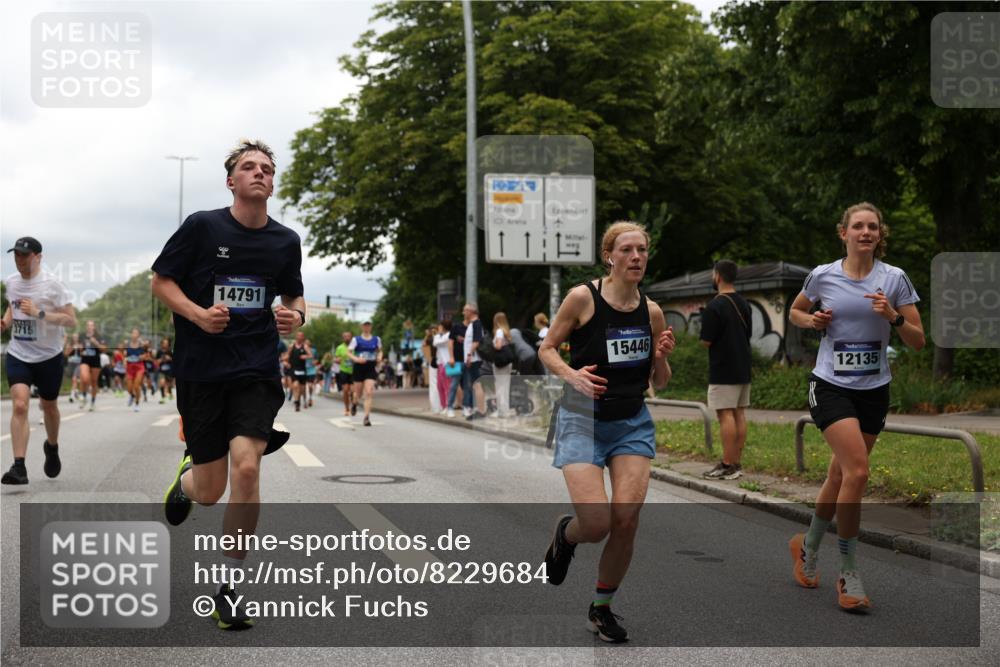 29.06.2025 - hella hamburg halbmarathon Yannick Fuchs http://msf.ph/oto/8229684 29.06.2025 10:46:42 20KM 1098, 1257, 1482, 1657, 2111, 2444, 2814, 3258, 3399, 3715, 3952, 4121, 4558, 4587, 4726, 5116, 5169, 5194, 5378, 5607, 6164, 6561, 6562, 6897, 7178, 7232, 7383, 7475, 7896, 8172, 8316, 8587, 8720, 8955, 10529, 10811, 12135, 12482, 12519, 13211, 13301, 14198, 14286, 14791, 14805, 15144, 15446, 15690, 16320, 16929, 17130, 17198, 17710, 17773, 18331 meine-sportfotos.de