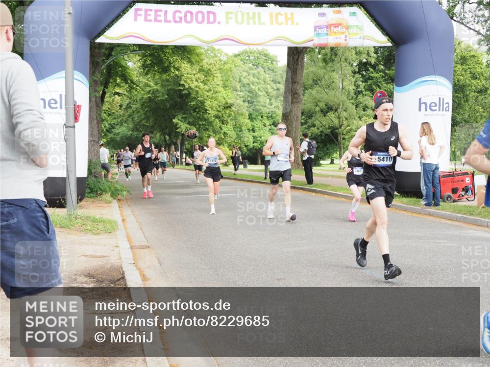 29.06.2025 - hella hamburg halbmarathon MichiJ http://msf.ph/oto/8229685 29.06.2025 10:26:19 Zwischen KM18-KM19 1290, 4865, 9296, 9313, 9944, 10190, 11106, 13148, 13372, 14691, 15410 meine-sportfotos.de