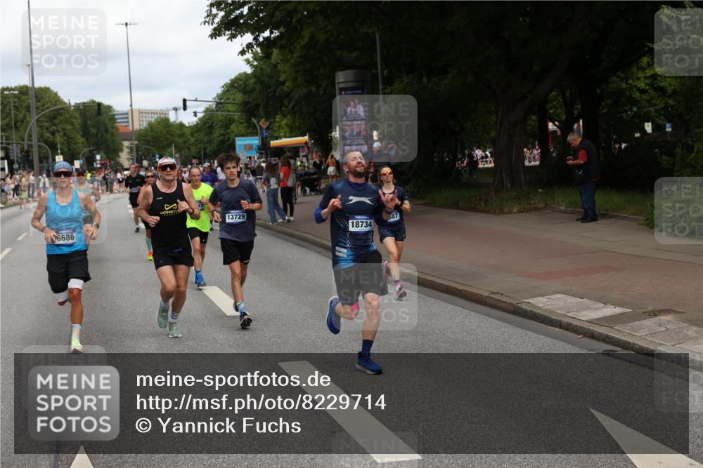29.06.2025 - hella hamburg halbmarathon Yannick Fuchs http://msf.ph/oto/8229714 29.06.2025 10:33:50 20KM 1343, 1445, 1803, 2525, 2546, 3282, 3783, 4359, 4759, 6037, 6686, 6687, 8450, 8925, 8958, 9265, 11305, 11619, 12772, 13137, 13479, 13729, 14093, 14311, 14359, 15013, 15094, 15257, 15556, 15866, 15873, 15965, 16656, 16820, 17005, 17215, 17360, 18149, 18285, 18547, 18734 meine-sportfotos.de