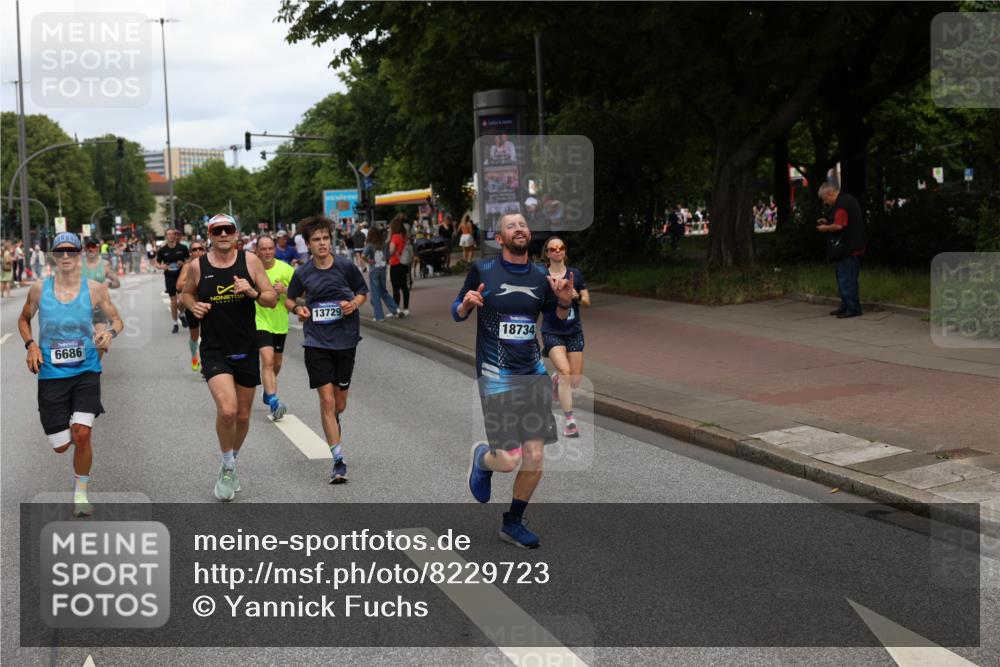 29.06.2025 - hella hamburg halbmarathon Yannick Fuchs http://msf.ph/oto/8229723 29.06.2025 10:33:50 20KM 1343, 1445, 1803, 2525, 2546, 3282, 3783, 4359, 4759, 6037, 6686, 6687, 8450, 8925, 8958, 9265, 11305, 11619, 12772, 13137, 13479, 13729, 14093, 14311, 14359, 15013, 15094, 15257, 15556, 15866, 15873, 15965, 16656, 16820, 17005, 17215, 17360, 18149, 18285, 18547, 18734 meine-sportfotos.de