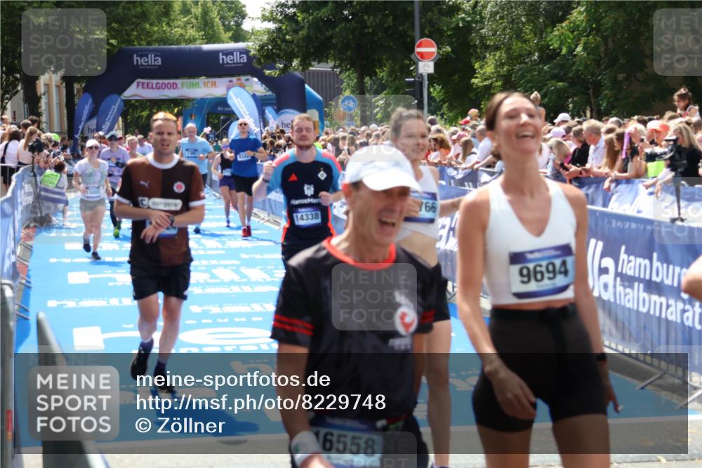 29.06.2025 - hella hamburg halbmarathon Zöllner http://msf.ph/oto/8229748 29.06.2025 11:30:53 Ziel 1305, 8187, 9342, 9883, 10924, 14338, 17186, 17696, 18766, 18927 meine-sportfotos.de
