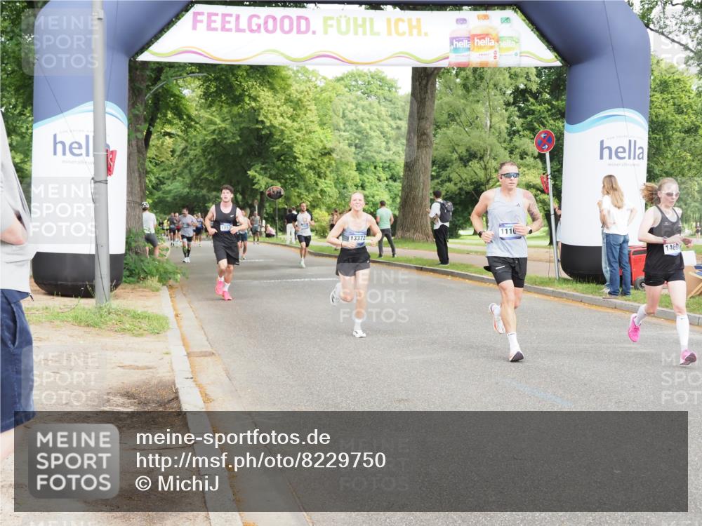 29.06.2025 - hella hamburg halbmarathon MichiJ http://msf.ph/oto/8229750 29.06.2025 10:26:20 Zwischen KM18-KM19 1290, 4865, 9296, 9313, 9944, 10190, 11106, 13148, 13372, 14691, 15410 meine-sportfotos.de
