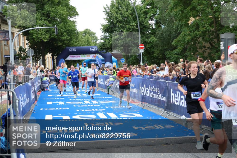 29.06.2025 - hella hamburg halbmarathon Zöllner http://msf.ph/oto/8229756 29.06.2025 10:53:33 Ziel 1030, 1061, 1098, 1499, 1783, 2070, 5866, 6198, 6628, 6629, 11068, 12909, 13912, 13997, 15113, 15497, 17710, 18450, 18612 meine-sportfotos.de