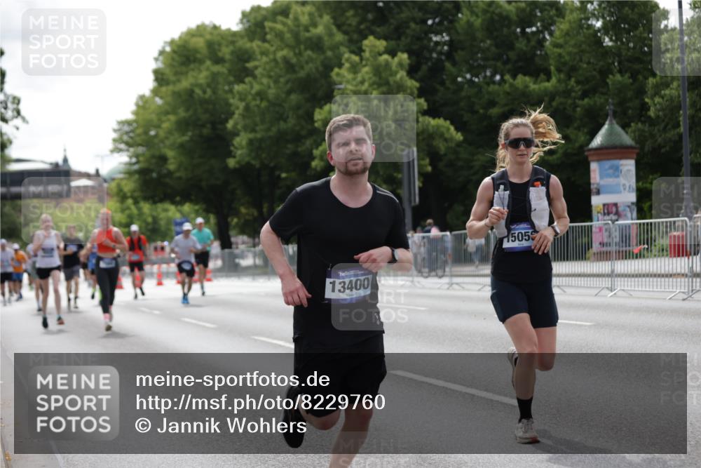 29.06.2025 - hella hamburg halbmarathon Jannik Wohlers http://msf.ph/oto/8229760 29.06.2025 10:28:00 Lombardsbrücke 3445, 5604, 5718, 5939, 6418, 7667, 7980, 8327, 9653, 9654, 9855, 10434, 13045, 13296, 13400, 14017, 18256, 18293, 18604, 19180 meine-sportfotos.de