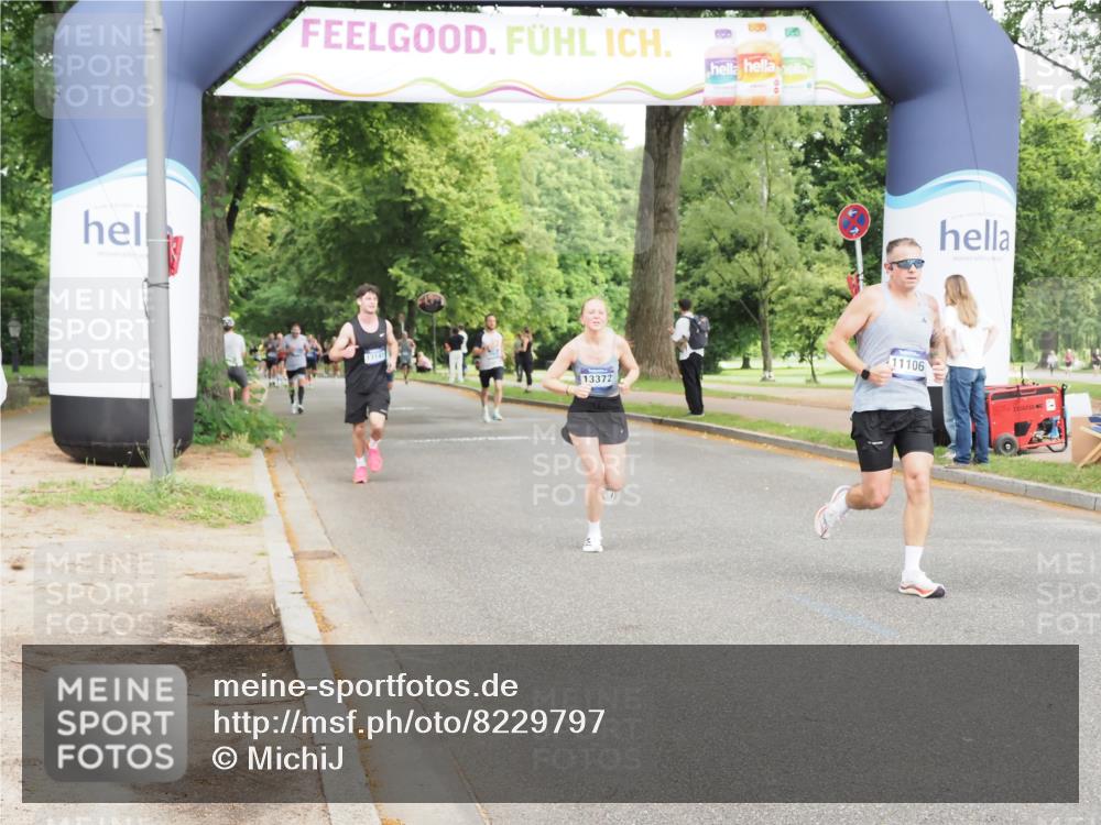 29.06.2025 - hella hamburg halbmarathon MichiJ http://msf.ph/oto/8229797 29.06.2025 10:26:20 Zwischen KM18-KM19 1290, 4865, 9296, 9313, 9944, 10190, 11106, 13148, 13372, 14691, 15410 meine-sportfotos.de