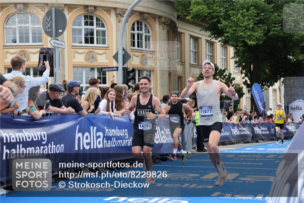 29.06.2025 - hella hamburg halbmarathon Strokosch-Dieckow http://msf.ph/oto/8229826 29.06.2025 10:32:37 Ziel 1707, 1990, 7965, 8062, 11877, 12987, 13199, 13961, 14293, 14908, 16619, 17117, 17151, 18135, 18562, 18563 meine-sportfotos.de