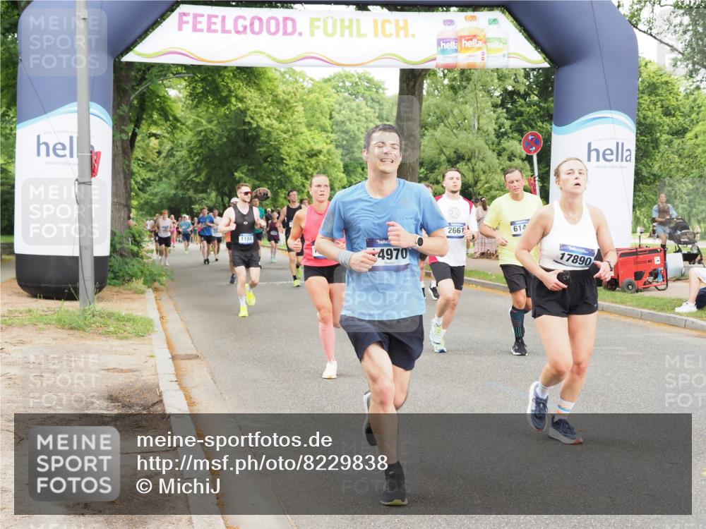 29.06.2025 - hella hamburg halbmarathon MichiJ http://msf.ph/oto/8229838 29.06.2025 10:49:28 Zwischen KM18-KM19 1147, 1184, 2661, 3625, 5058, 5379, 6142, 12156, 12978, 13874, 14970, 16426, 17096, 17119, 17890 meine-sportfotos.de