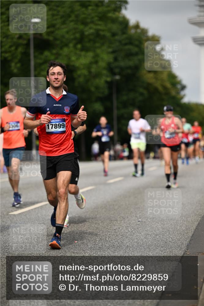 29.06.2025 - hella hamburg halbmarathon Dr. Thomas Lammeyer http://msf.ph/oto/8229859 29.06.2025 10:13:23 Kennedybrücke 1823, 4592, 7081, 7187, 9297, 9306, 10035, 10194, 10819, 11067 meine-sportfotos.de