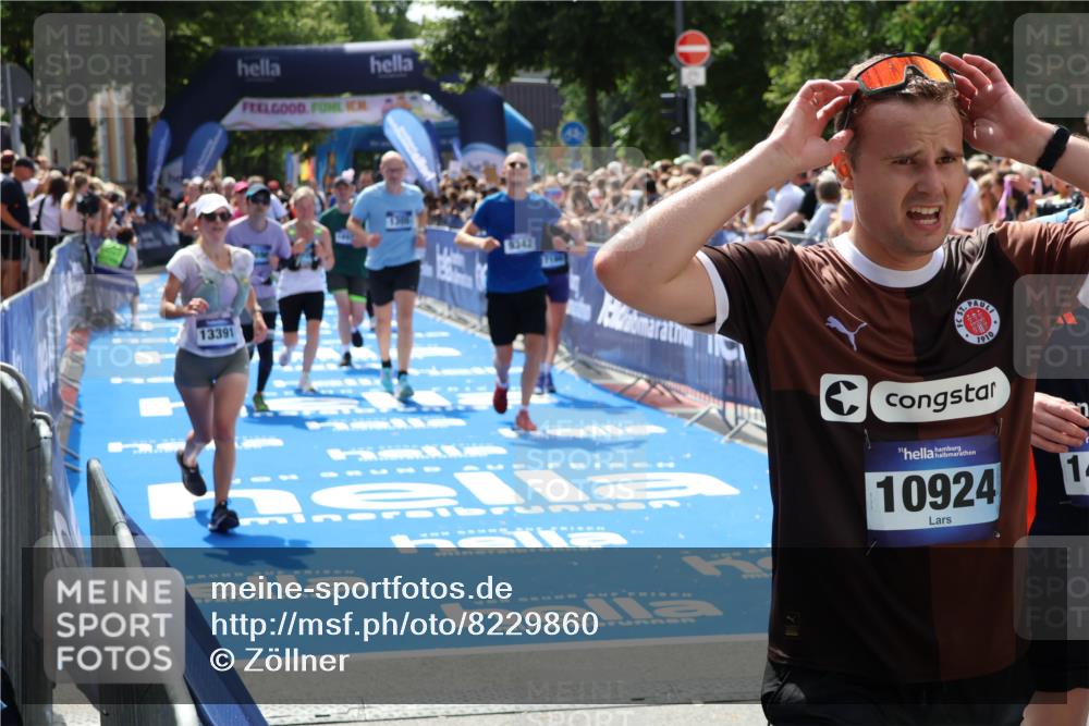 29.06.2025 - hella hamburg halbmarathon Zöllner http://msf.ph/oto/8229860 29.06.2025 11:30:55 Ziel 1305, 1890, 5825, 8187, 9342, 9883, 13910, 14494, 17186, 17696, 17706, 18927 meine-sportfotos.de