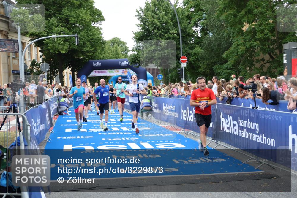 29.06.2025 - hella hamburg halbmarathon Zöllner http://msf.ph/oto/8229873 29.06.2025 10:53:34 Ziel 1030, 1061, 1098, 1499, 1783, 2070, 3399, 5866, 6628, 6629, 11068, 12909, 13912, 15113, 15497, 17710, 18450, 18612 meine-sportfotos.de