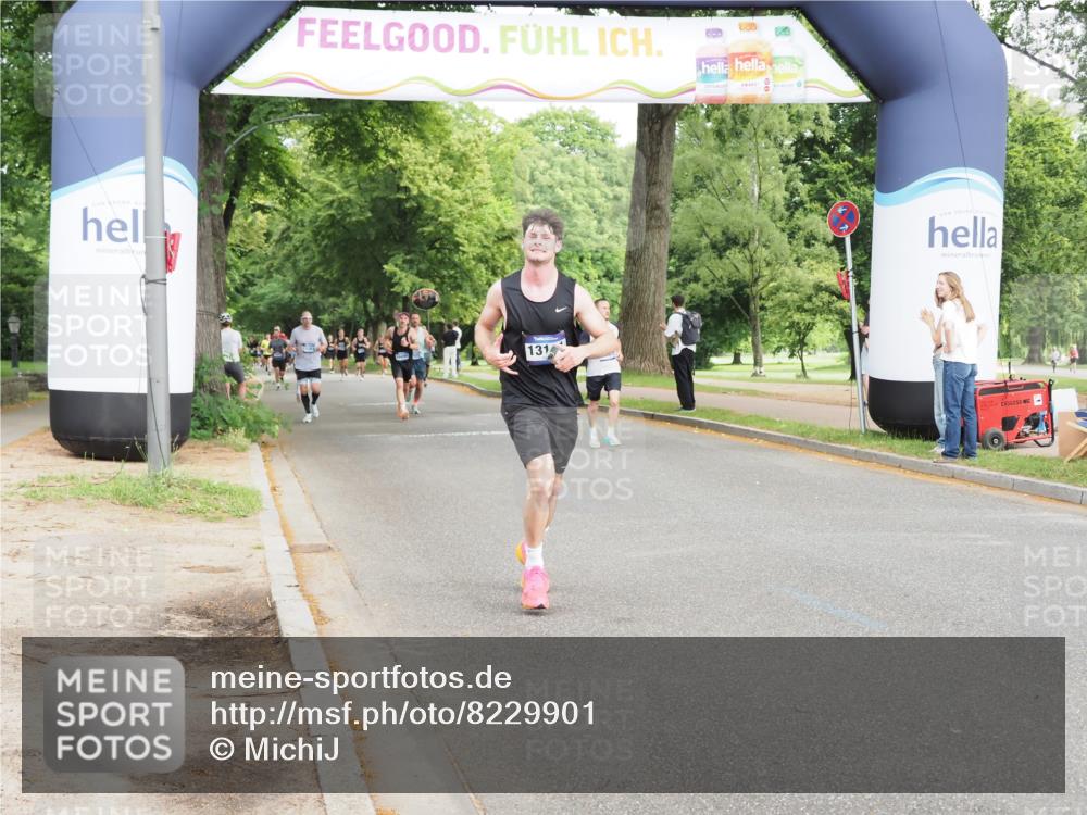 29.06.2025 - hella hamburg halbmarathon MichiJ http://msf.ph/oto/8229901 29.06.2025 10:26:22 Zwischen KM18-KM19 1290, 4865, 9296, 9313, 9944, 11106, 13141, 13372, 14691, 15410 meine-sportfotos.de