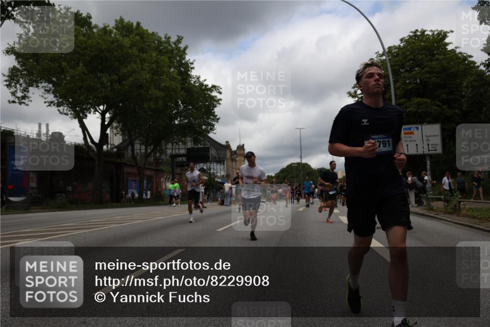 29.06.2025 - hella hamburg halbmarathon Yannick Fuchs http://msf.ph/oto/8229908 29.06.2025 10:46:42 20KM 1098, 1257, 1482, 1657, 2111, 2444, 2814, 3258, 3399, 3715, 3952, 4121, 4558, 4587, 4726, 5116, 5169, 5194, 5378, 5607, 6164, 6561, 6562, 6897, 7178, 7232, 7383, 7475, 7896, 8172, 8316, 8587, 8720, 8955, 10529, 10811, 12135, 12482, 12519, 13211, 13301, 14198, 14286, 14791, 14805, 15144, 15446, 15690, 16320, 16929, 17130, 17198, 17710, 17773, 18331 meine-sportfotos.de