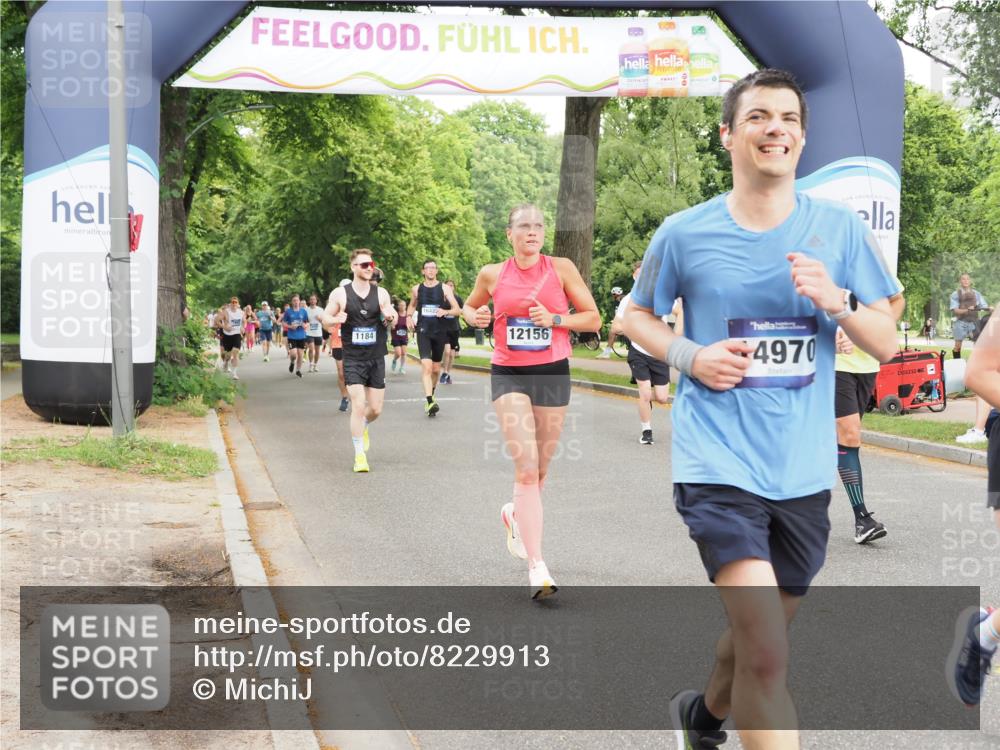 29.06.2025 - hella hamburg halbmarathon MichiJ http://msf.ph/oto/8229913 29.06.2025 10:49:28 Zwischen KM18-KM19 1147, 1184, 2661, 3625, 5058, 5379, 6142, 12156, 12978, 13874, 14970, 16426, 17096, 17119, 17890 meine-sportfotos.de