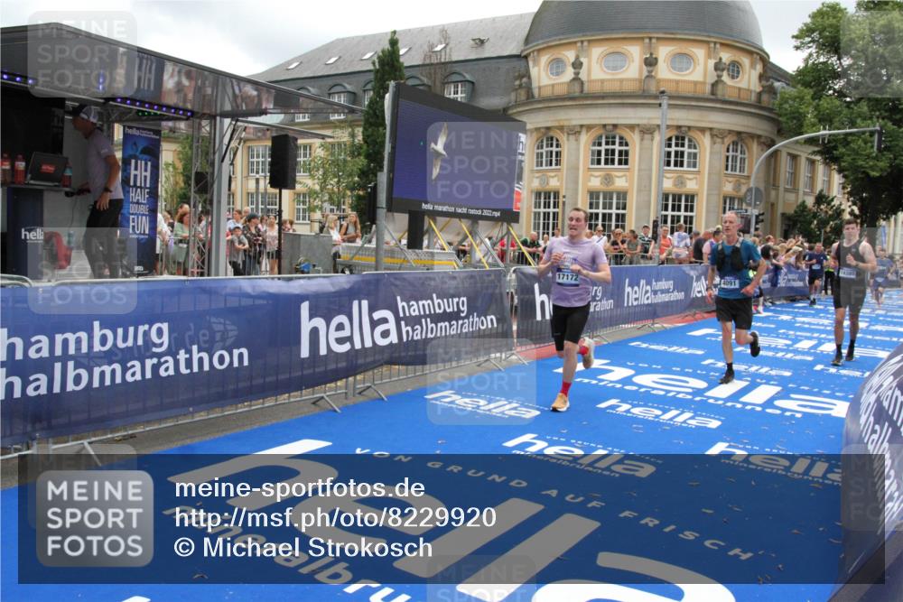 29.06.2025 - hella hamburg halbmarathon Michael Strokosch http://msf.ph/oto/8229920 29.06.2025 10:46:58 Ziel 1139, 1689, 4091, 13728, 14385, 14449, 14594, 16081, 17172, 17492, 17892, 17979, 19105 meine-sportfotos.de