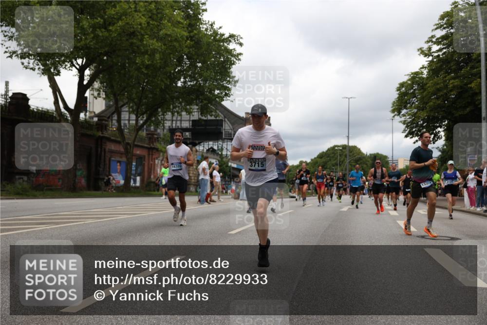29.06.2025 - hella hamburg halbmarathon Yannick Fuchs http://msf.ph/oto/8229933 29.06.2025 10:46:43 20KM 1098, 1257, 1482, 1657, 2111, 2444, 2814, 3258, 3399, 3715, 3952, 4121, 4558, 4587, 4726, 5169, 5194, 5378, 5607, 6164, 6561, 6562, 6897, 7178, 7232, 7383, 7475, 7896, 8172, 8316, 8587, 8720, 8955, 10529, 10811, 12135, 12482, 12519, 13211, 13301, 14198, 14286, 14791, 14805, 15144, 15446, 15690, 16320, 16929, 17130, 17198, 17710, 17773, 18331 meine-sportfotos.de