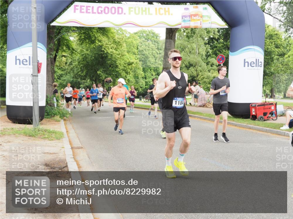 29.06.2025 - hella hamburg halbmarathon MichiJ http://msf.ph/oto/8229982 29.06.2025 10:49:31 Zwischen KM18-KM19 1184, 2661, 4511, 5058, 5379, 6142, 9297, 12156, 13874, 14970, 15550, 16420, 16426, 17119, 17890 meine-sportfotos.de