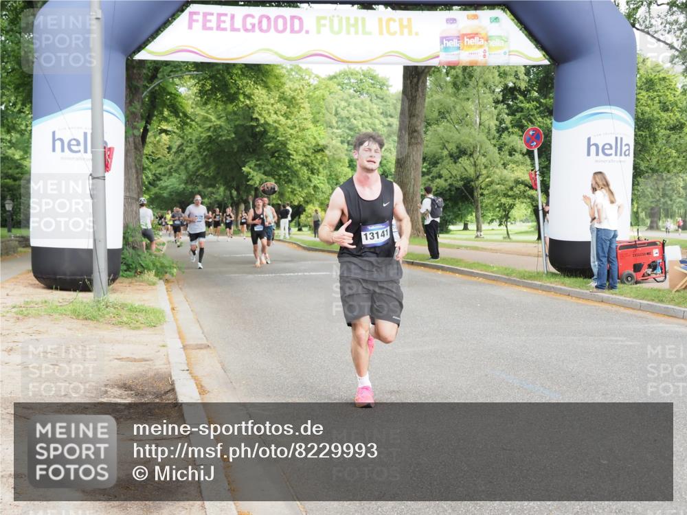 29.06.2025 - hella hamburg halbmarathon MichiJ http://msf.ph/oto/8229993 29.06.2025 10:26:23 Zwischen KM18-KM19 1290, 4865, 5923, 9296, 9313, 9944, 11106, 13141, 13372, 14691, 15410 meine-sportfotos.de