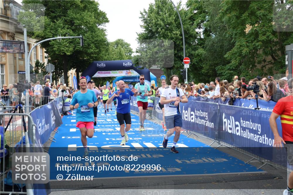 29.06.2025 - hella hamburg halbmarathon Zöllner http://msf.ph/oto/8229996 29.06.2025 10:53:36 Ziel 1030, 1061, 1098, 1499, 1502, 1783, 2070, 3399, 5866, 6628, 6762, 10549, 11068, 12909, 13912, 15113, 15497, 15856, 17710, 18450, 18612, 18666 meine-sportfotos.de