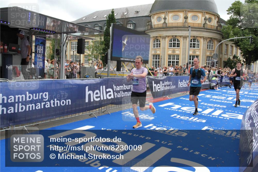 29.06.2025 - hella hamburg halbmarathon Michael Strokosch http://msf.ph/oto/8230009 29.06.2025 10:46:58 Ziel 1139, 1689, 4091, 13728, 14385, 14449, 14594, 16081, 17172, 17492, 17892, 17979, 19105 meine-sportfotos.de