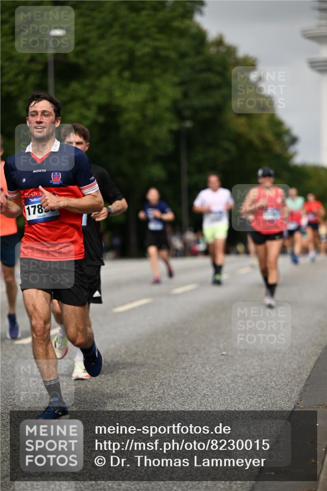 29.06.2025 - hella hamburg halbmarathon Dr. Thomas Lammeyer http://msf.ph/oto/8230015 29.06.2025 10:13:24 Kennedybrücke 1823, 4592, 7081, 7187, 9297, 9306, 10819, 11067 meine-sportfotos.de
